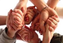 આખુંય જગત સંબંધોના તાણાંવાણાંથી ગુંથાયલું છે